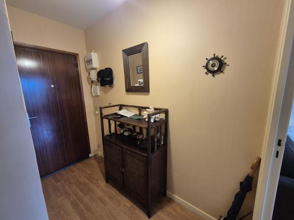 Appartement
                                                                                                                                                                                                                                                                                                                        2 pièce(s)                                                                                                                                                                                                          1 chambre(s)                                                                                                                                                                                                          53.82  m²