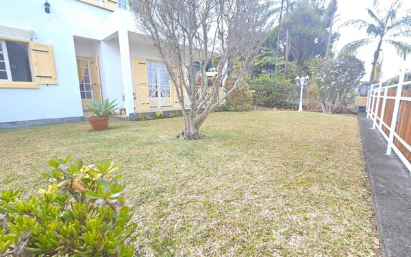 Maison à vendre    5 pièces • 123 m2 Saint-Leu