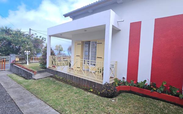 Maison à vendre    5 pièces • 123 m2 Saint-Leu