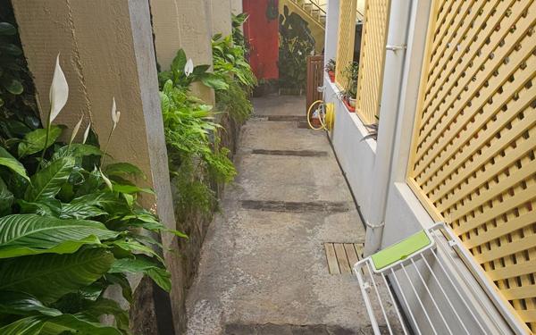 Maison à vendre    5 pièces • 123 m2 Saint-Leu