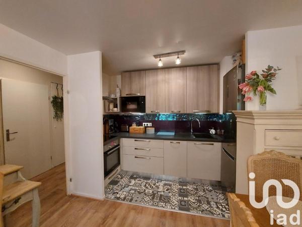 Appartement 3 pièces de 53 m² à Viry-Châtillon (91170)