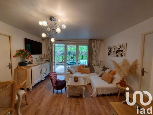 Appartement 3 pièces de 53 m² à Viry-Châtillon (91170)