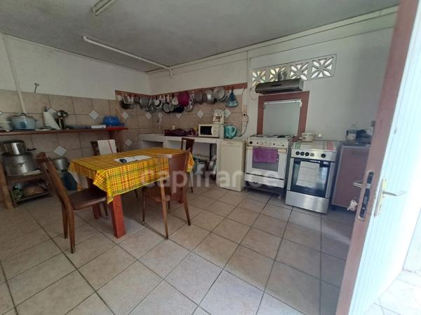 Dpt Guyane (973), à vendre maison P8 de 300 m²