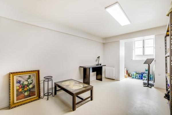 Appartement
         9 pièces
        - 222 m² Bien prestige 2 475 000 € *