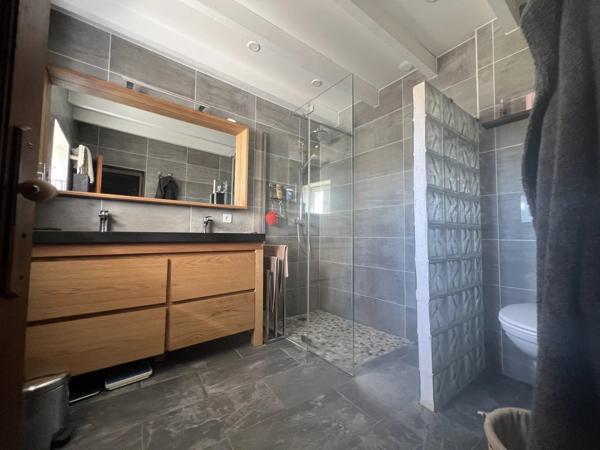 Vente                                                      Maison de village
                        
                                         110 m2                     à Fleuré