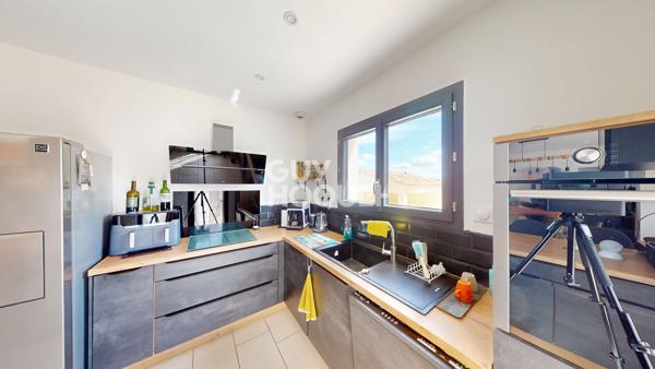Maison de 2022 de 6 pièces de 123 m² à vendre à Laudun-l'Ardoise avec piscine et garage