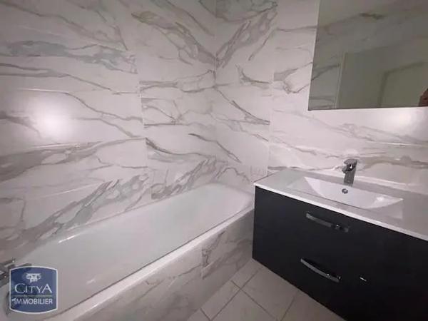 Appartement à louer 3 pièces 62.3m² Moulins (03000)