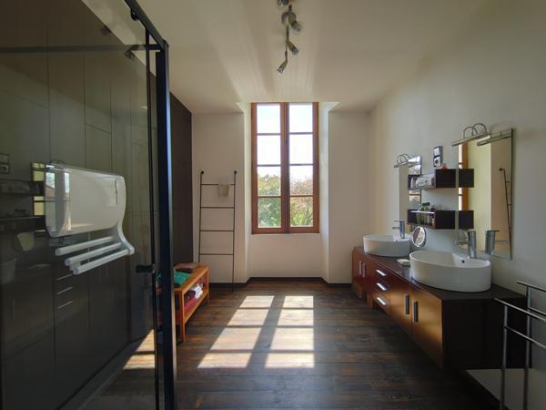 Maison 9 pièce(s) 4 chambre(s) 450 m²