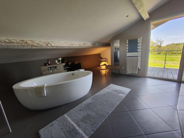Maison 9 pièce(s) 4 chambre(s) 450 m²