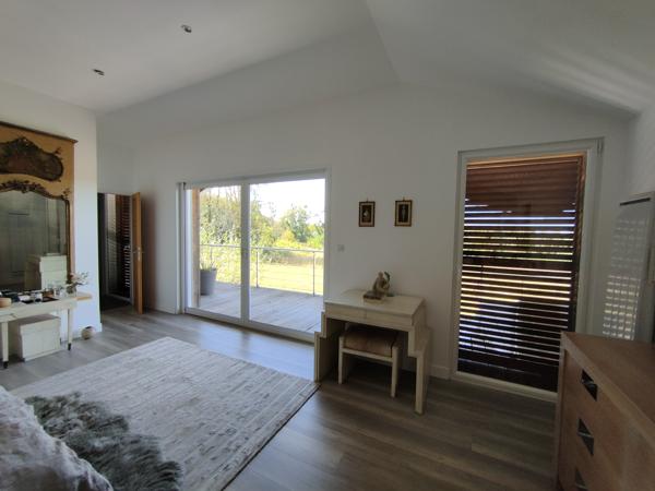 Maison 9 pièce(s) 4 chambre(s) 450 m²