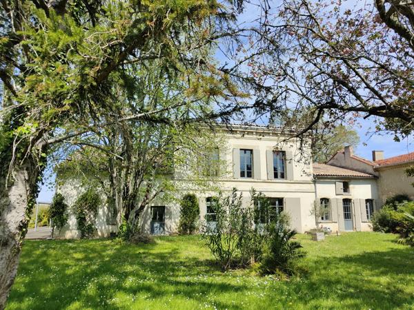 Maison 9 pièce(s) 4 chambre(s) 450 m²