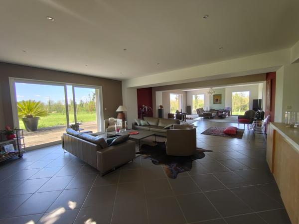 Maison 9 pièce(s) 4 chambre(s) 450 m²