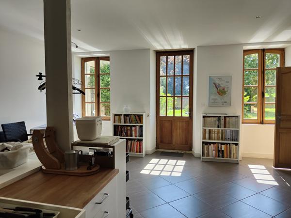 Maison 9 pièce(s) 4 chambre(s) 450 m²
