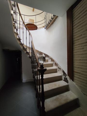 Maison 9 pièce(s) 4 chambre(s) 450 m²