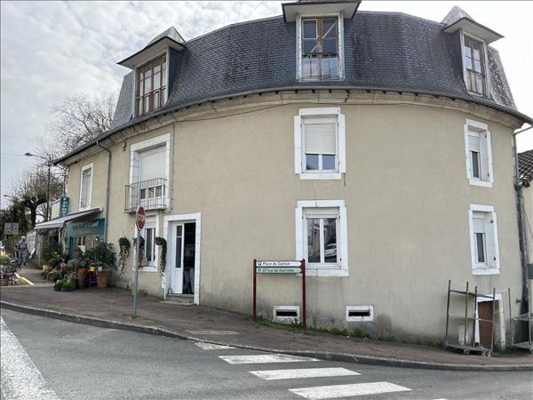 Immeuble à vendre |  Nontron |  300 m²