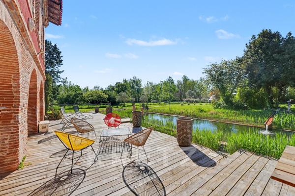 Château rénové 390m2, 9 suites, parc 2 hectares, à 20 minutes de Toulouse