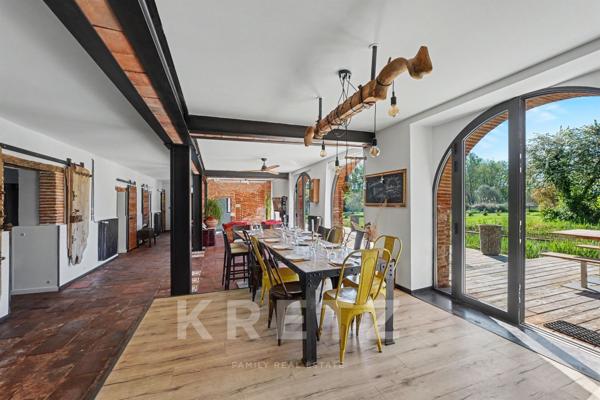 Château rénové 390m2, 9 suites, parc 2 hectares, à 20 minutes de Toulouse