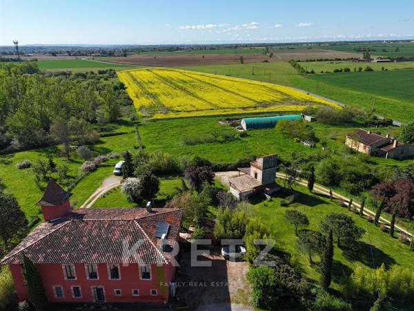 Château rénové 390m2, 9 suites, parc 2 hectares, à 20 minutes de Toulouse