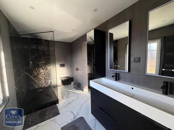 Maison à louer 5 pièces 147.78m²