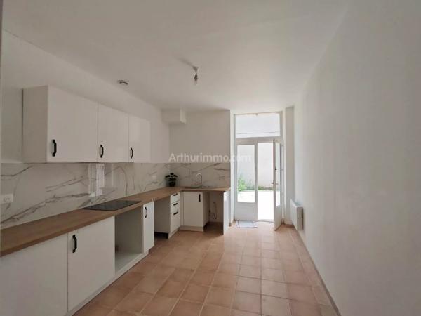 Vente                                                      Appartement
                        
                     2 pièces                      61 m2                     à Villeneuve-Saint-Georges