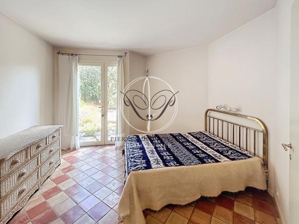 Cavaillon (84300) Cavaillon /St Jacques Vue panoramique Maison d'architecte 210 m2 piscine garage et terrain 4100 m2