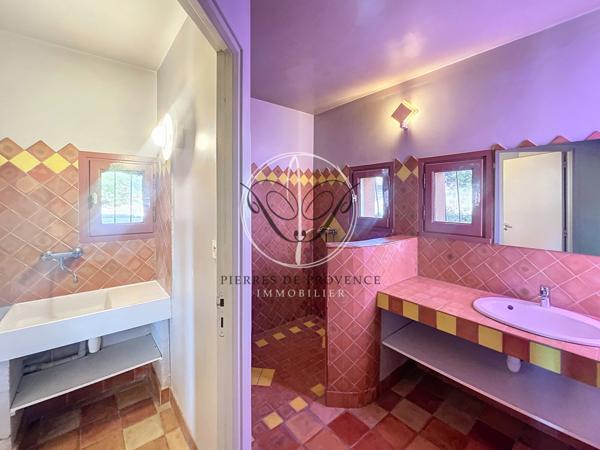 Cavaillon (84300) Cavaillon /St Jacques Vue panoramique Maison d'architecte 210 m2 piscine garage et terrain 4100 m2