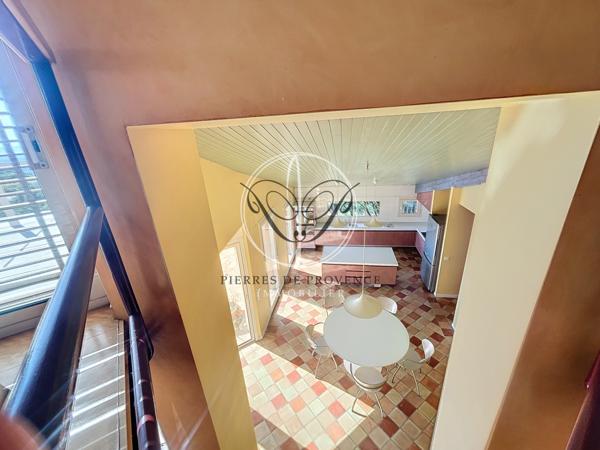 Cavaillon (84300) Cavaillon /St Jacques Vue panoramique Maison d'architecte 210 m2 piscine garage et terrain 4100 m2