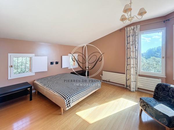 Cavaillon (84300) Cavaillon /St Jacques Vue panoramique Maison d'architecte 210 m2 piscine garage et terrain 4100 m2