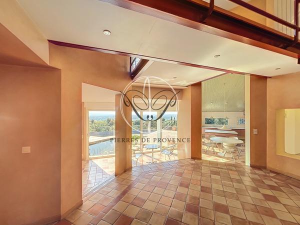 Cavaillon (84300) Cavaillon /St Jacques Vue panoramique Maison d'architecte 210 m2 piscine garage et terrain 4100 m2