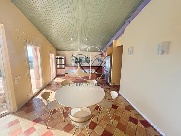 Cavaillon (84300) Cavaillon /St Jacques Vue panoramique Maison d'architecte 210 m2 piscine garage et terrain 4100 m2