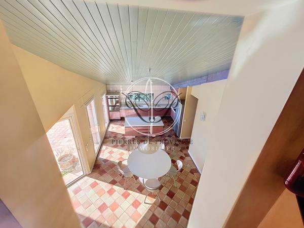 Cavaillon (84300) Cavaillon /St Jacques Vue panoramique Maison d'architecte 210 m2 piscine garage et terrain 4100 m2