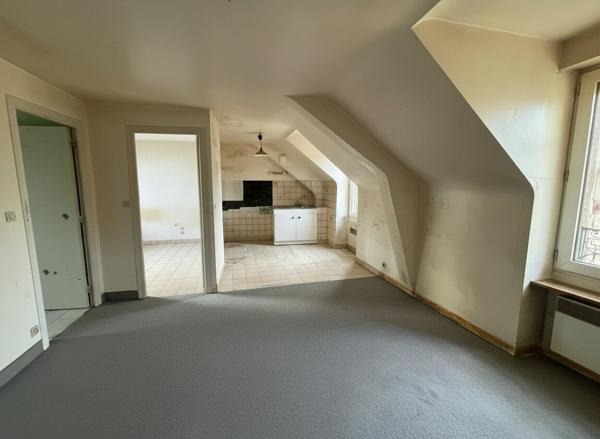 A vendre VANNES PORT IMMEUBLE DE RAPPORT 154 m² 3 appartements un local commercial