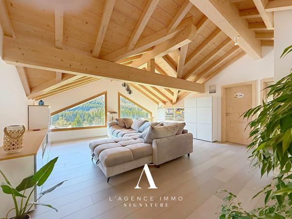 Chalet de prestige T8 avec vue panoramique, 2 Suites, T2 indépendant, Terasse, Jardin, Pergola et Garage-double au coeur de la nature Jurassienne, 01410 MIJOUX
