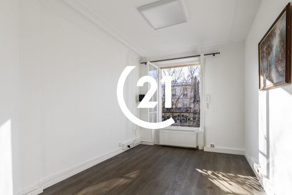 Appartement F3 à vendre  3 pièces - 59 m 2   PARIS  - 75018