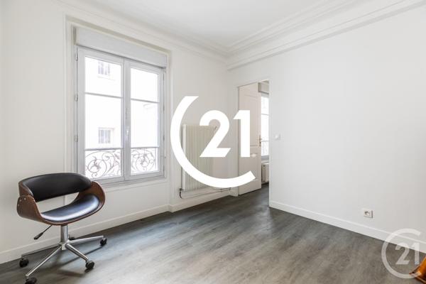 Appartement F3 à vendre  3 pièces - 59 m 2   PARIS  - 75018
