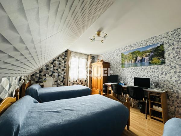BEINE NAUROY - A VENDRE - MAISON FAMILIALE DE TYPE 7 AVEC JARDIN ET PISCINE