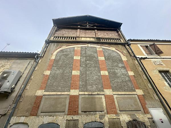 Immeuble avec local commercial centre ville Auch 280 m²