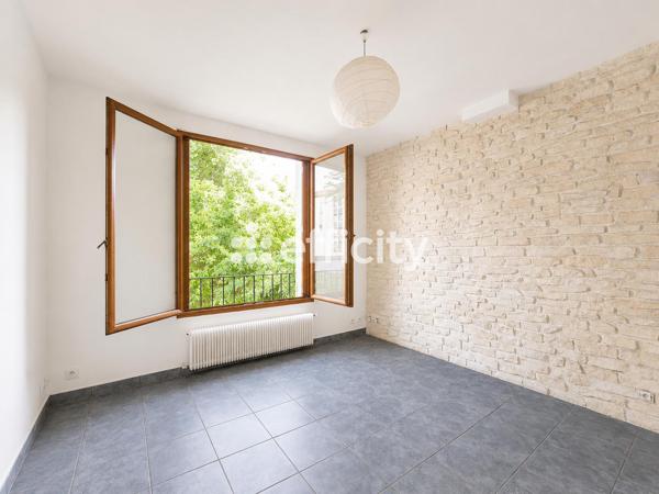 Maison
         3 pièces
        - 55 m² 270 000 € *