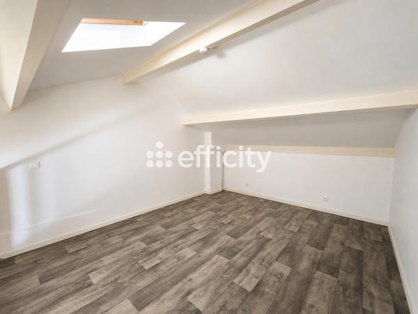 Maison
         3 pièces
        - 55 m² 270 000 € *