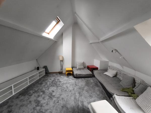 Maison
         8 pièces
        - 210 m² 890 000 € *