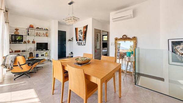 Appartement avec jardin privatif de 400 m² et piscine