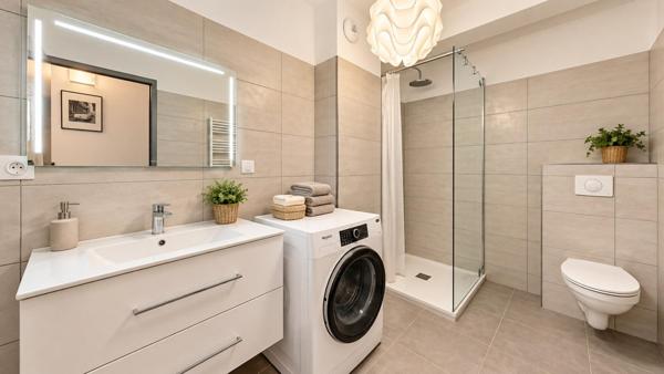 Appartement avec jardin privatif de 400 m² et piscine