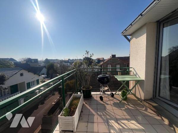 A VENDRE - PORNICHET - EMPLACEMENT IDEAL : PROCHE MARCHE - APPARTEMENT DUPLEX T4 
Dans un envi...