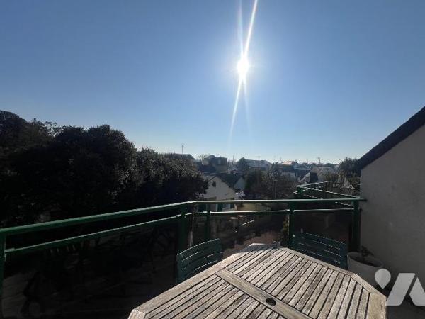 A VENDRE - PORNICHET - EMPLACEMENT IDEAL : PROCHE MARCHE - APPARTEMENT DUPLEX T4 
Dans un envi...