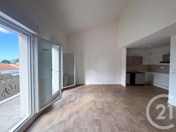 Appartement T3 à vendre  3 pièces - 77,96 m 2   OLONNE SUR MER  - 85
