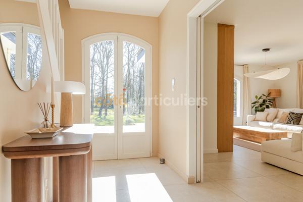 Vente
                Maison234 m² - 10 Pièces -
                    Treillières (44119)