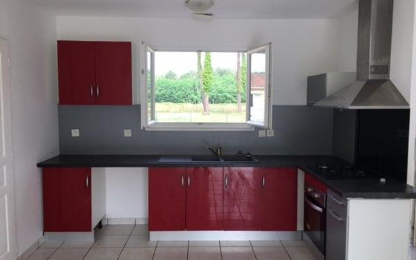 Maison à louer    4 pièces • 76,50 m2 Uchacq-et-Parentis