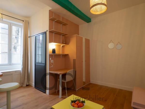 A LOUER – Studio MEUBLÉ – Centre-ville