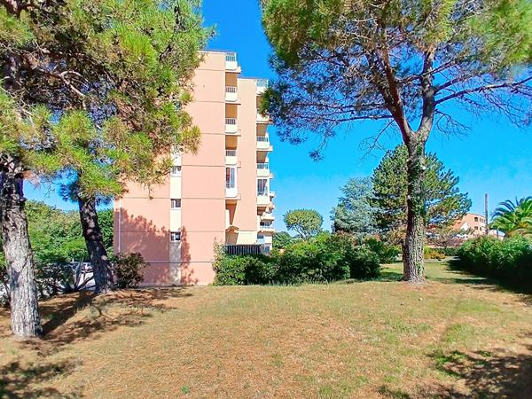 Appartement + garage, type T1 de 29 m2 à Argelès-sur-Mer centre plage, terasse de 5 m2