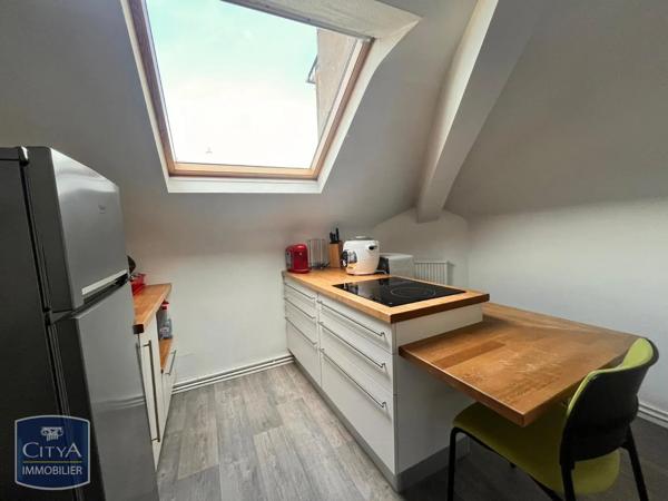 Appartement à louer 2 pièces 48.9m² Laval (53000)